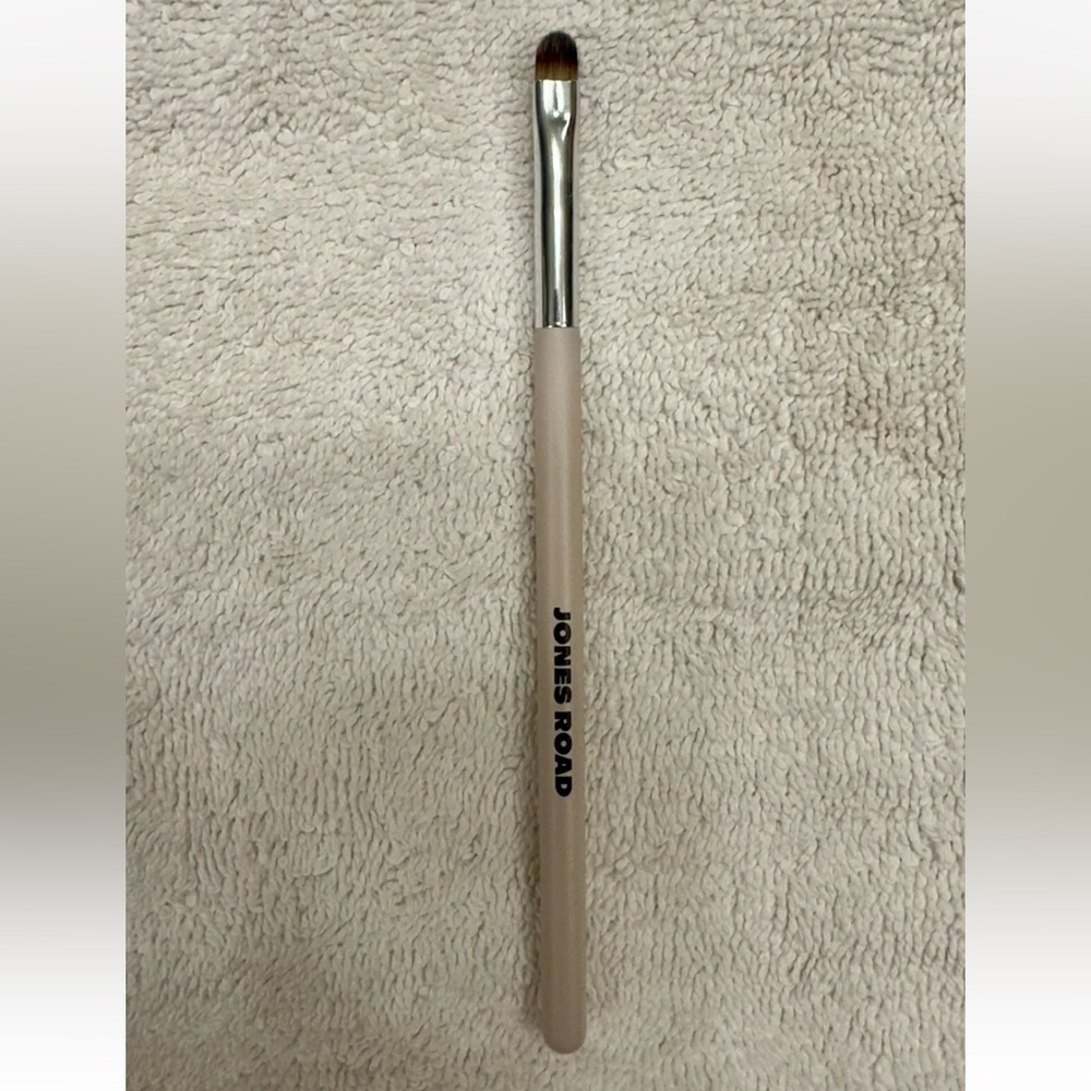 Jones Road Eyeliner Brush